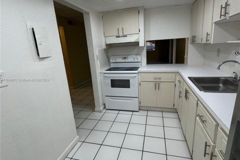 Condominio en venta en Miami Gardens, Florida, 2 dormitorios, 91.97 m2 № 1430178 - foto 8