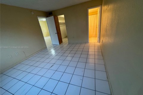 Condominio en venta en Miami Gardens, Florida, 2 dormitorios, 91.97 m2 № 1430178 - foto 17