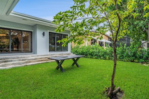 Villa ou maison à vendre à Surfside, Floride: 3 chambres, 184.78 m2 № 1408311 - photo 12