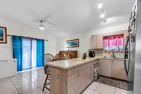 Casa en venta en Hialeah, Florida, 3 dormitorios, 146.04 m2 № 1408306 - foto 23