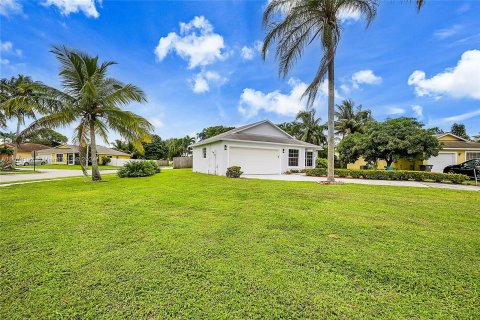 Villa ou maison à vendre à Boynton Beach, Floride: 3 chambres, 116.41 m2 № 1408307 - photo 4