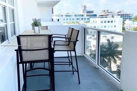 Copropriété à vendre à Miami Beach, Floride: 1 chambre, 80.36 m2 № 1321489 - photo 2