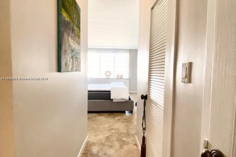 Condo in Miami Beach, Florida, 1 bedroom  № 1321489 - photo 6