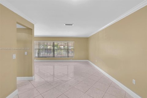 House in Pembroke Pines, Florida 4 bedrooms, 173.26 sq.m. № 1321539 - photo 19