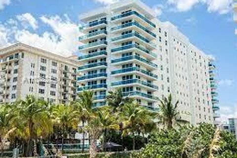Condominio en venta en Surfside, Florida, 2 dormitorios, 93.09 m2 № 3204 - foto 9