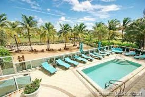 Condominio en venta en Surfside, Florida, 2 dormitorios, 93.09 m2 № 3204 - foto 8