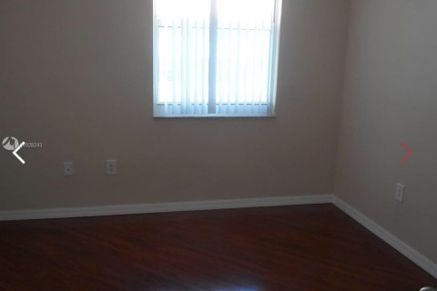 Condominio en venta en Surfside, Florida, 2 dormitorios, 93.09 m2 № 3204 - foto 6