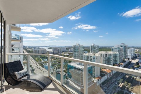 Condominio en venta en Sunny Isles Beach, Florida, 2 dormitorios, 132.2 m2 № 1184093 - foto 10