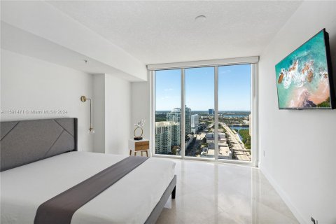 Condominio en venta en Sunny Isles Beach, Florida, 2 dormitorios, 132.2 m2 № 1184093 - foto 11