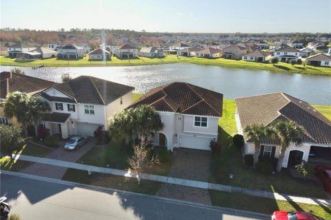 House in BELLALAGO in Kissimmee, Florida 5 bedrooms, 262.91 sq.m. № 1369345 - photo 1