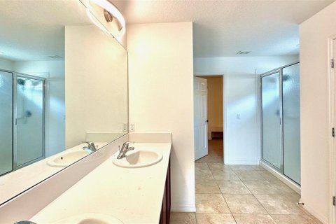 Casa en venta en Kissimmee, Florida, 5 dormitorios, 262.91 m2 № 1369345 - foto 30