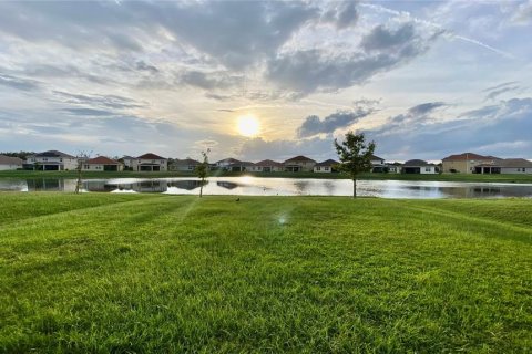 Villa ou maison à vendre à Kissimmee, Floride: 5 chambres, 262.91 m2 № 1369345 - photo 15