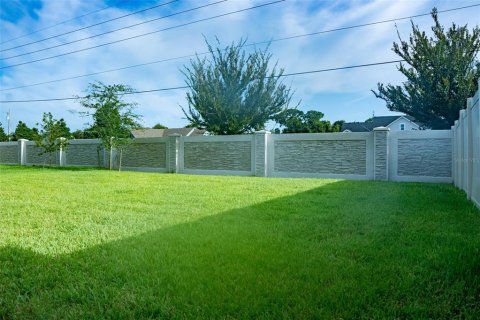 House in Saint Cloud, Florida 3 bedrooms, 139.35 sq.m. № 1369343 - photo 13