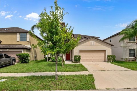 Villa ou maison à louer à Riverview, Floride: 4 chambres, 241.08 m2 № 1366681 - photo 1