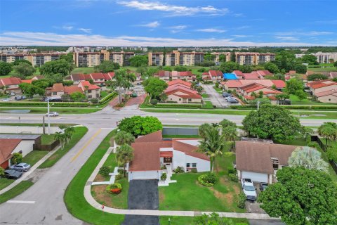 Villa ou maison à vendre à Lauderhill, Floride: 3 chambres, 174.1 m2 № 1229286 - photo 9