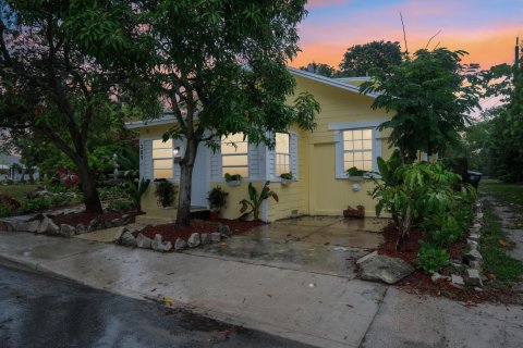 Villa ou maison à vendre à Lake Worth, Floride: 3 chambres, 140.84 m2 № 1229284 - photo 1