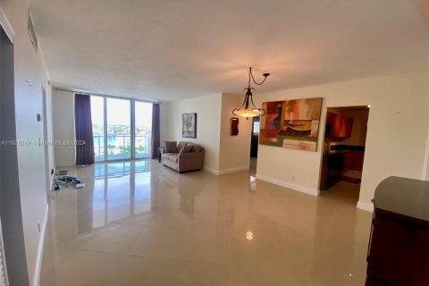 Copropriété à vendre à Hollywood, Floride: 2 chambres, 110.18 m2 № 1290665 - photo 1