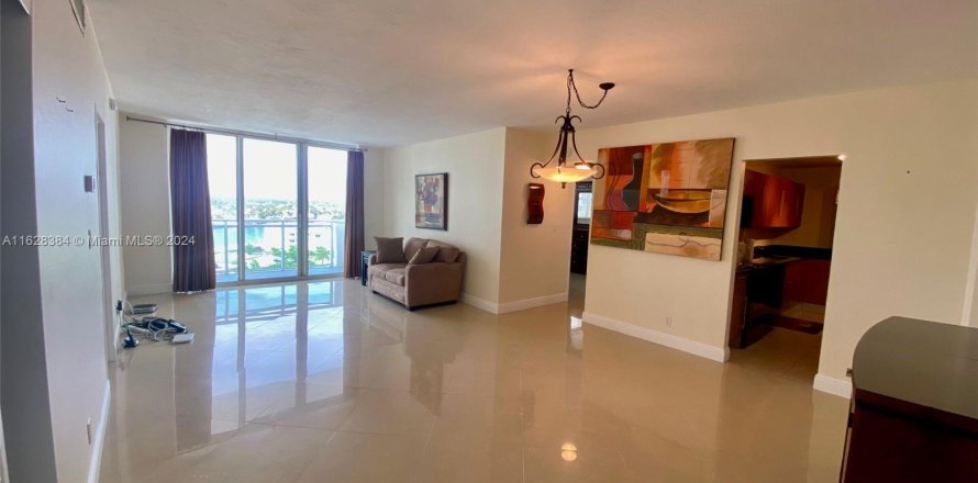 Condo à Hollywood, Floride, 2 chambres  № 1290665