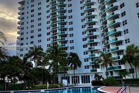 Condominio en venta en Hollywood, Florida, 2 dormitorios, 110.18 m2 № 1290665 - foto 22