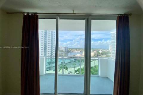 Condominio en venta en Hollywood, Florida, 2 dormitorios, 110.18 m2 № 1290665 - foto 2