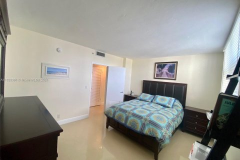 Copropriété à vendre à Hollywood, Floride: 2 chambres, 110.18 m2 № 1290665 - photo 14