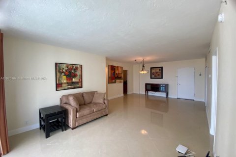 Condo in Hollywood, Florida, 2 bedrooms  № 1290665 - photo 7