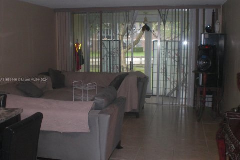 Condominio en venta en Tamarac, Florida, 2 dormitorios, 95.22 m2 № 1368789 - foto 4