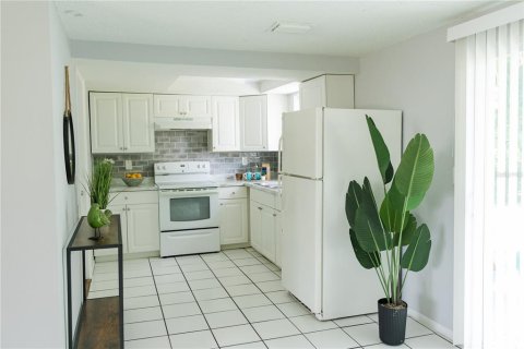 House in Port Richey, Florida 2 bedrooms, 81.2 sq.m. № 1398741 - photo 10