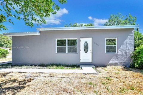 Villa ou maison à vendre à Miami Gardens, Floride: 3 chambres, 82.22 m2 № 1186717 - photo 2