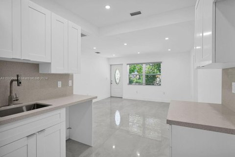 Villa ou maison à vendre à Miami Gardens, Floride: 3 chambres, 82.22 m2 № 1186717 - photo 14