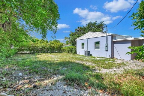 House in Miami Gardens, Florida 3 bedrooms, 82.22 sq.m. № 1186717 - photo 6