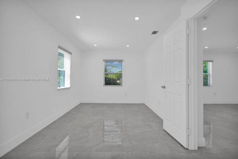 Villa ou maison à vendre à Miami Gardens, Floride: 3 chambres, 82.22 m2 № 1186717 - photo 25