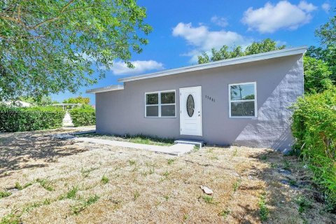 Villa ou maison à vendre à Miami Gardens, Floride: 3 chambres, 82.22 m2 № 1186717 - photo 1