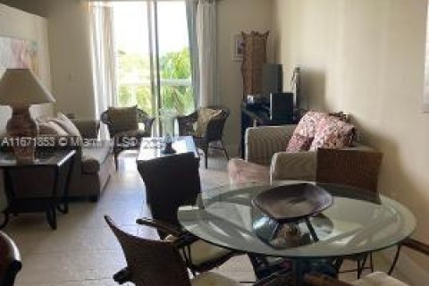 Condo in Miami Beach, Florida, 1 bedroom  № 1393557 - photo 6