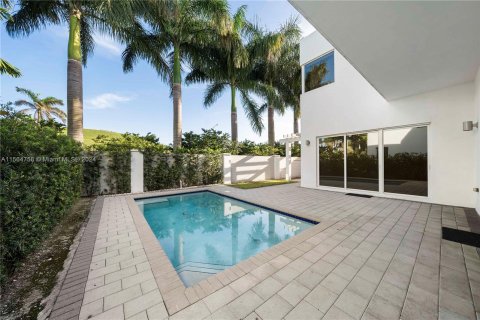 Casa en venta en Doral, Florida, 4 dormitorios, 336.68 m2 № 1100642 - foto 27