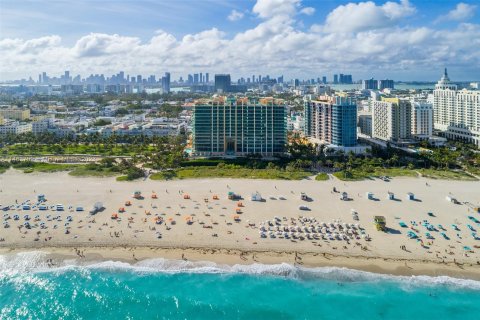 Condo in Miami Beach, Florida, 3 bedrooms  № 754130 - photo 1