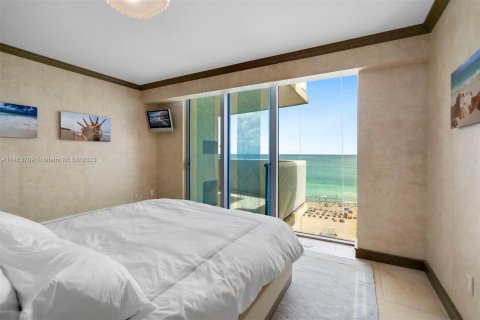 Condo in Miami Beach, Florida, 3 bedrooms  № 754130 - photo 14