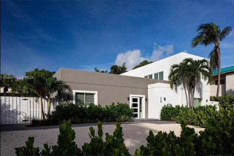 Villa ou maison à vendre à Key Biscayne, Floride: 4 chambres, 250.74 m2 № 942700 - photo 1