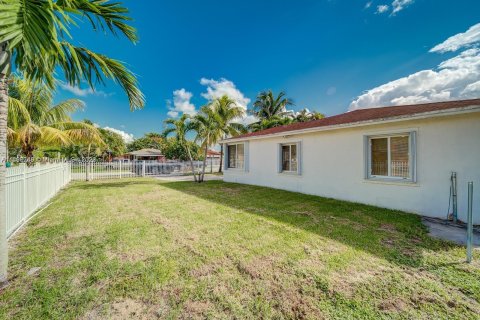 Villa ou maison à vendre à Miami, Floride: 2 chambres, 96.34 m2 № 875923 - photo 4