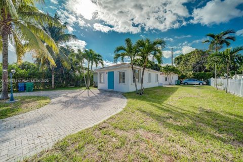 Villa ou maison à vendre à Miami, Floride: 2 chambres, 96.34 m2 № 875923 - photo 3