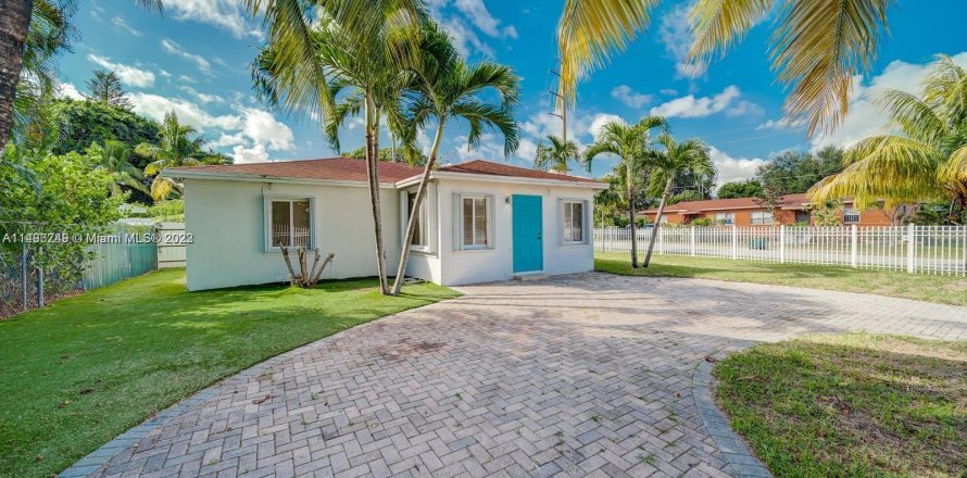 Villa ou maison à Miami, Floride 2 chambres, 96.34 m2 № 875923