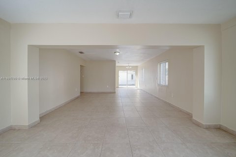 Casa en venta en Miami, Florida, 2 dormitorios, 96.34 m2 № 875923 - foto 9