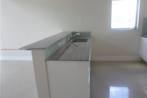 Condominio en venta en Miami, Florida, 1 dormitorio, 89.93 m2 № 1365290 - foto 18