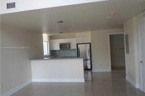 Condo in Miami, Florida, 1 bedroom  № 1365290 - photo 10