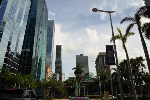 Condo in Miami, Florida, 1 bedroom  № 1365290 - photo 24