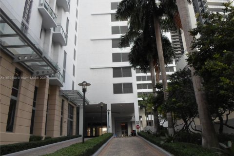 Condo in Miami, Florida, 1 bedroom  № 1365290 - photo 2