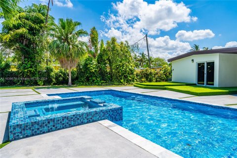 Villa ou maison à vendre à Miami, Floride: 4 chambres, 170.29 m2 № 1315612 - photo 10