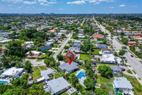 Casa en venta en Miami, Florida, 4 dormitorios, 170.29 m2 № 1315612 - foto 3