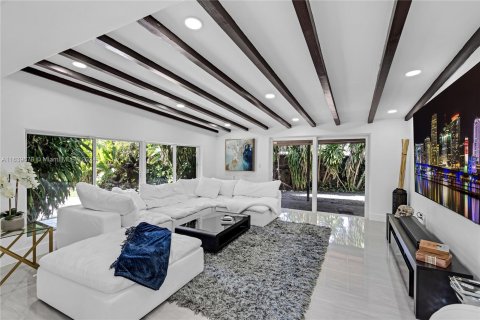 Villa ou maison à vendre à Miami, Floride: 4 chambres, 170.29 m2 № 1315612 - photo 14