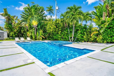 House in Miami, Florida 4 bedrooms, 170.29 sq.m. № 1315612 - photo 8